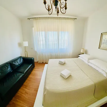 Apartment Pang's